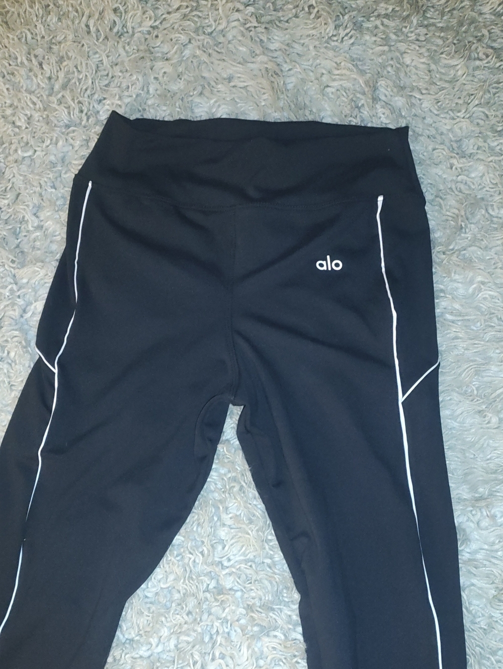ALO Yoga Women Black Leggings with White Piping
